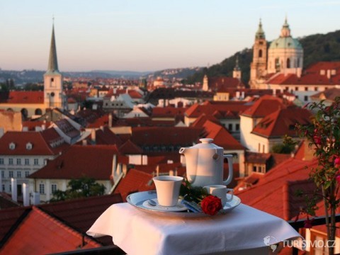 Romantický pohled na Prahu, autor: .terasauzlatestudne