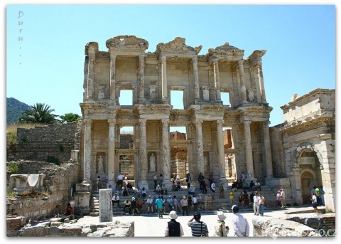 Celsiova knihovna v Efesu, autor: Duru…