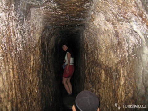 Chizkijasuv tunel – jdete v absolutní tmě 533 m