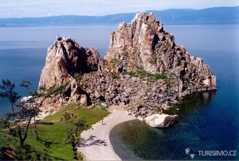 skalní masivy v okolí Bajkalu, některé dosahují až do 2000 metrů, autor: Bdk