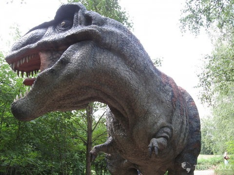 Dinosauři v parku mají životní velikost, autor: Pernak