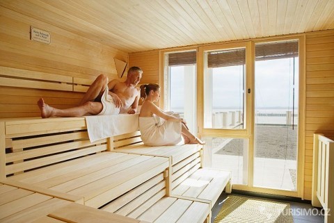 Masáše, sauna, zápaly – to všechno patří k wellness pobytu, autor: Iberotel_Boltenhagen
