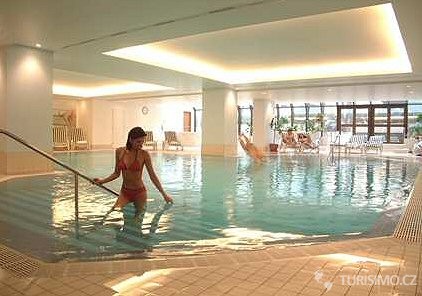 Bazén je pro hotel Hilton naprostou samozřejmostí, autor: Hilton