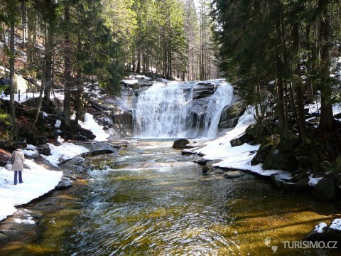 Mumlavský vodopád je ideálním typem na rodinou dovolenou, autor: kudyznudy