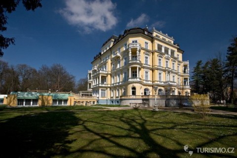 Historický hotel Imperial nabízí bazény, saunu a wellness, autor: kyregion