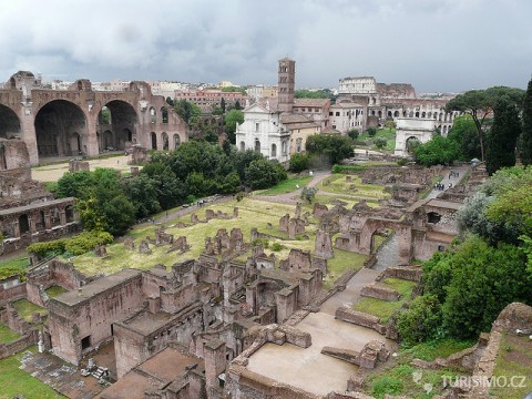 Forum Romanum je nejstarší památka, autor: noortje-b