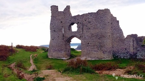 Three cliffs bay