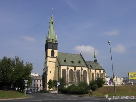 Gotický kostel se šikmou věží, autor: Ondrej.konicek