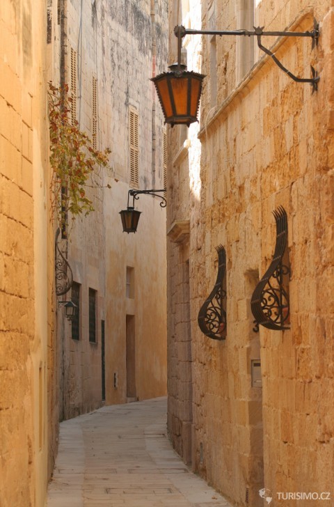 Narrow street, Mdina, Malta, autor: foxypar4